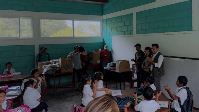 La felicidad de los alumnos es evidente, ahora que cuentan con mejores recursos para su educación.